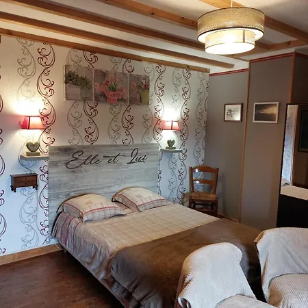 Rum i privatbostad D'hote La Fessille Piscine Et 2 Personnes *