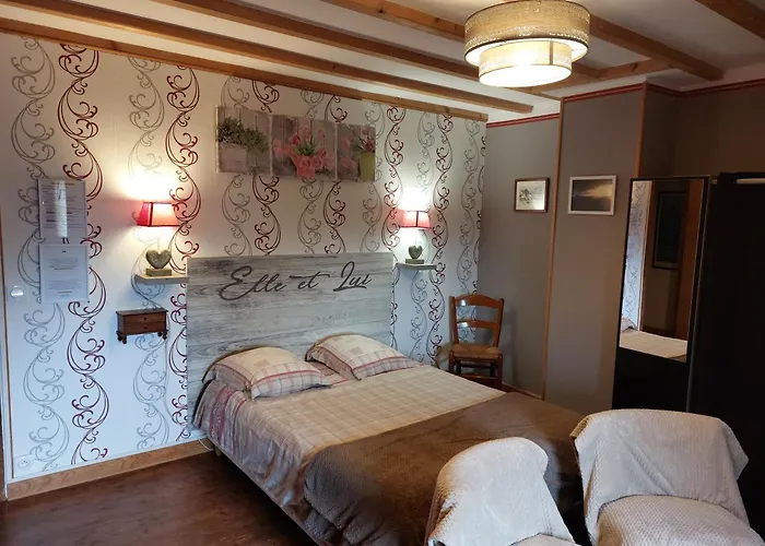 منزل للإقامة D'hote La Fessille Piscine Et 2 Personnes *